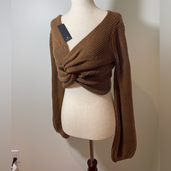 Lulu’s Women’s Knit Crop Top - Picture 3 of 6